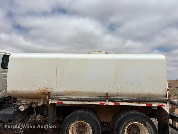 image for item FC2228 2011 International WorkStar 7400 water truck