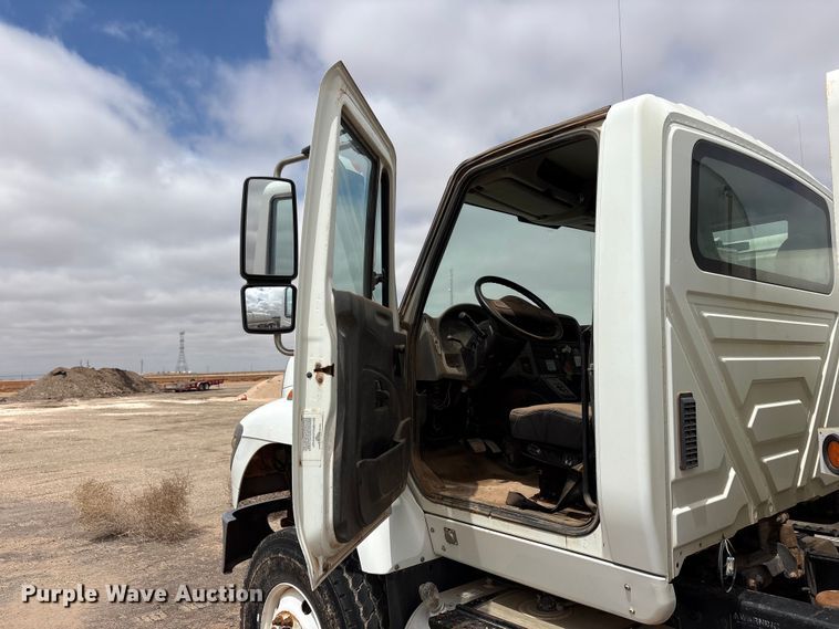 image for item FC2228 2011 International WorkStar 7400 water truck