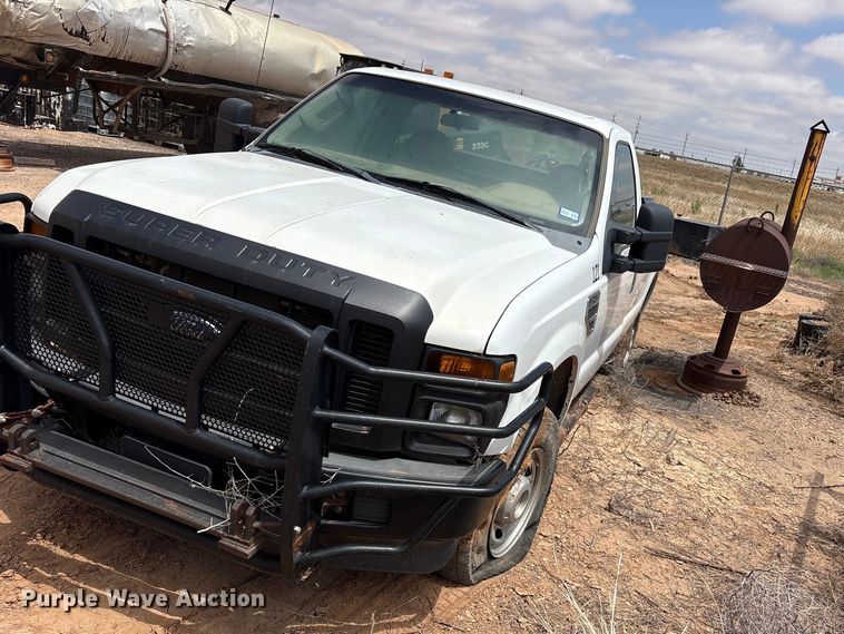 image for item FC2230 2010 Ford F250 Super Duty pickup truck