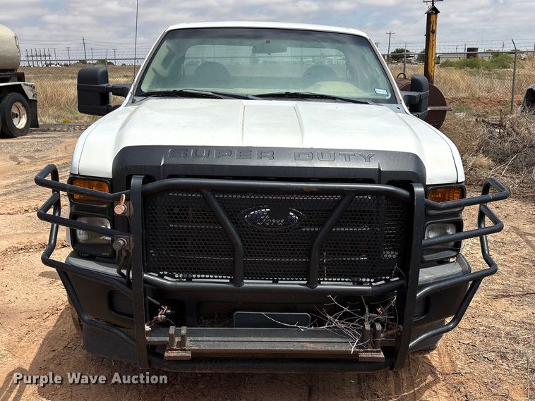 image for item FC2230 2010 Ford F250 Super Duty pickup truck