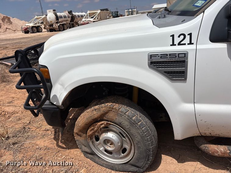 image for item FC2230 2010 Ford F250 Super Duty pickup truck