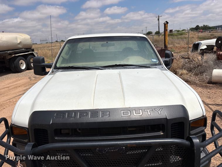 image for item FC2230 2010 Ford F250 Super Duty pickup truck