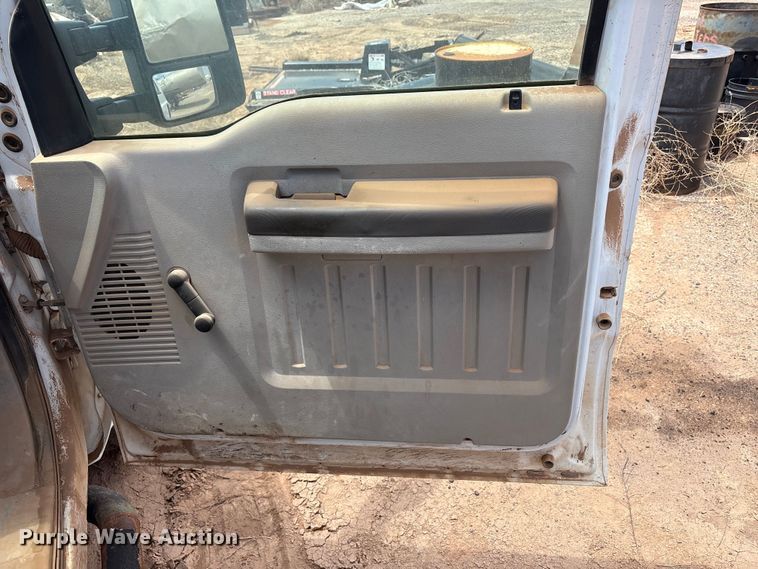 image for item FC2230 2010 Ford F250 Super Duty pickup truck