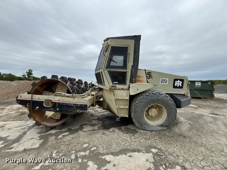 image for item FC4628 Ingersoll-Rand 115 Pro Pac single drum vibratory roller