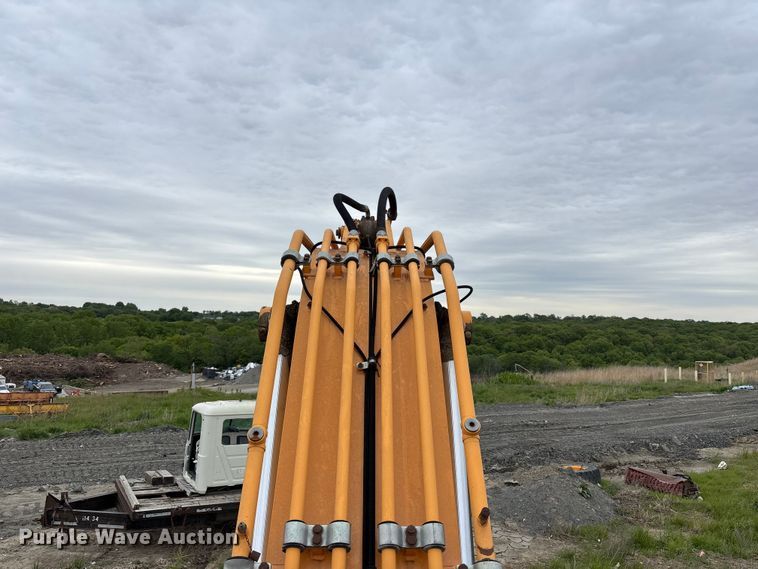 image for item FC4632 Hyundai Robex 250LC-9 excavator