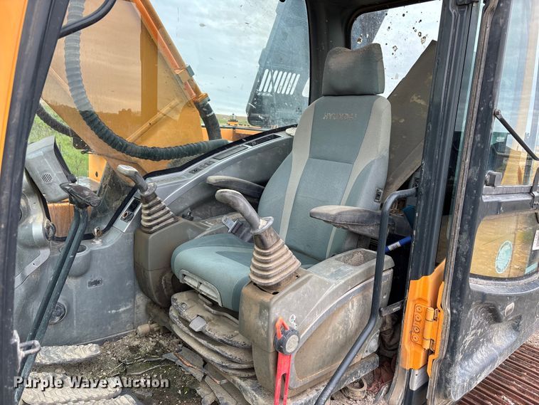image for item FC4632 Hyundai Robex 250LC-9 excavator