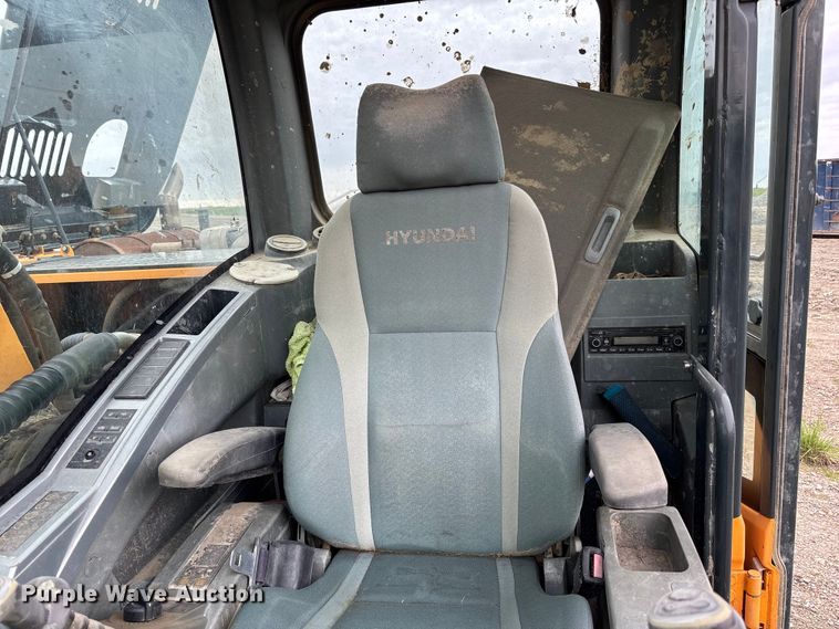 image for item FC4632 Hyundai Robex 250LC-9 excavator