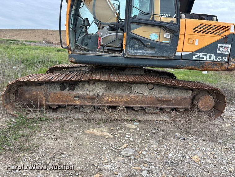 image for item FC4632 Hyundai Robex 250LC-9 excavator