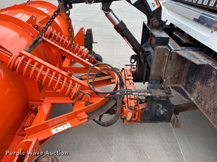 image for item FC4633 2015 International 7400 truck cab and chassis