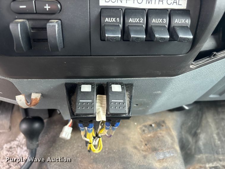 image for item FC4634 2014 Ford F450 Super Duty dump flatbed truck