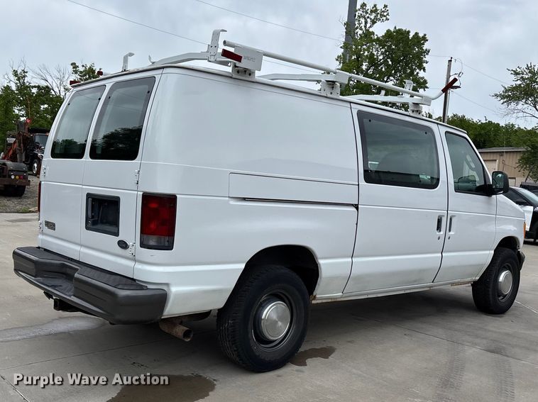 image for item FC4636 2004 Ford E350 Super Duty van