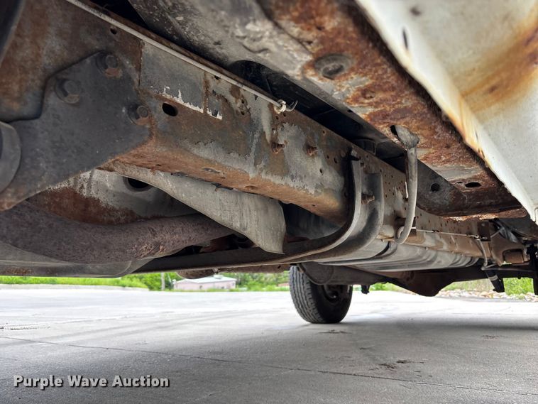 image for item FC4636 2004 Ford E350 Super Duty van