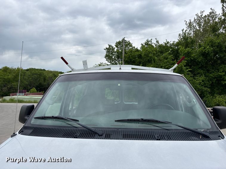 image for item FC4636 2004 Ford E350 Super Duty van