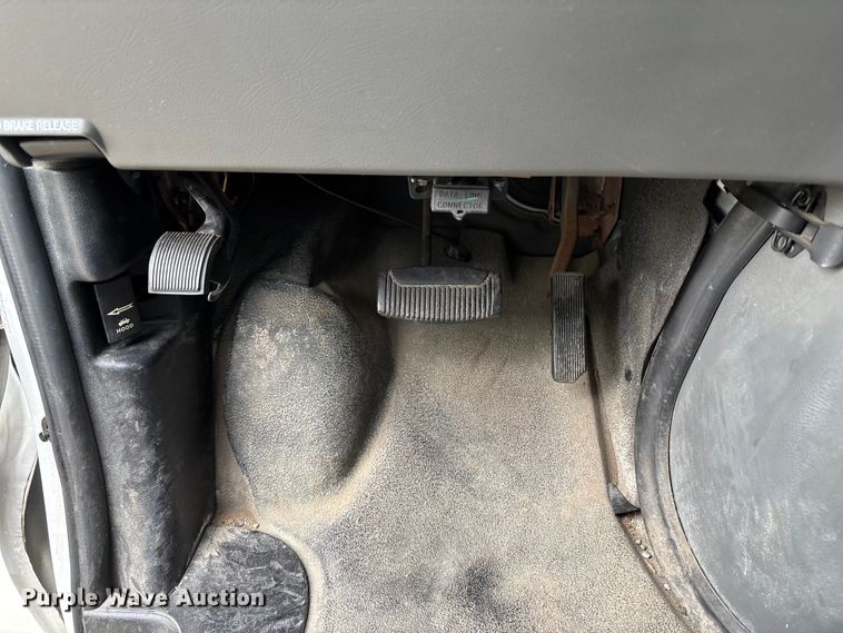 image for item FC4636 2004 Ford E350 Super Duty van