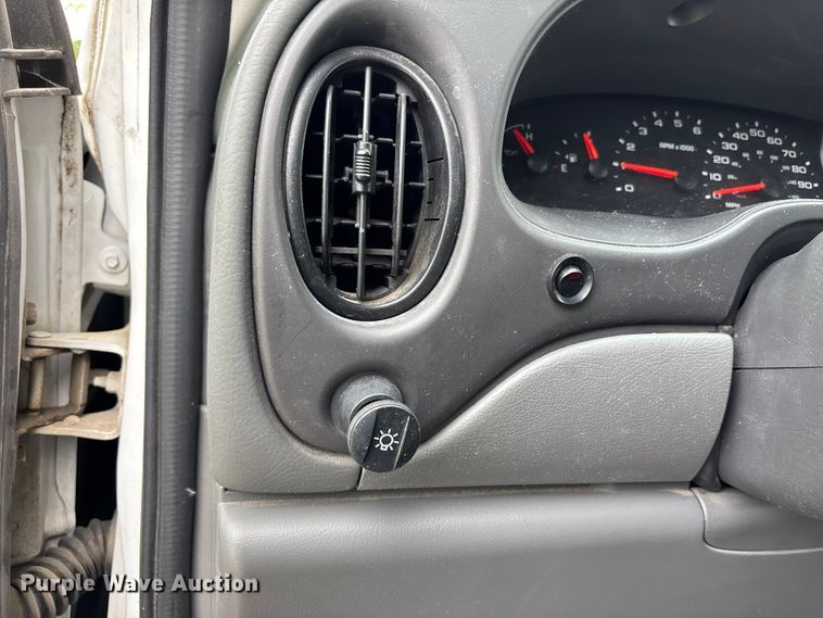 image for item FC4636 2004 Ford E350 Super Duty van