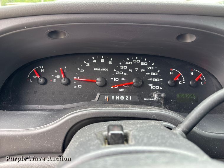 image for item FC4636 2004 Ford E350 Super Duty van