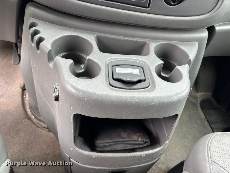 image for item FC4636 2004 Ford E350 Super Duty van
