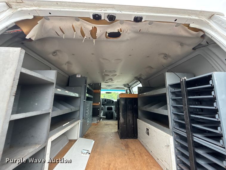 image for item FC4636 2004 Ford E350 Super Duty van
