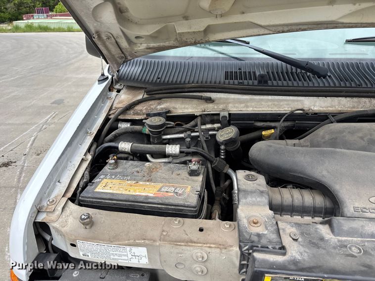 image for item FC4636 2004 Ford E350 Super Duty van