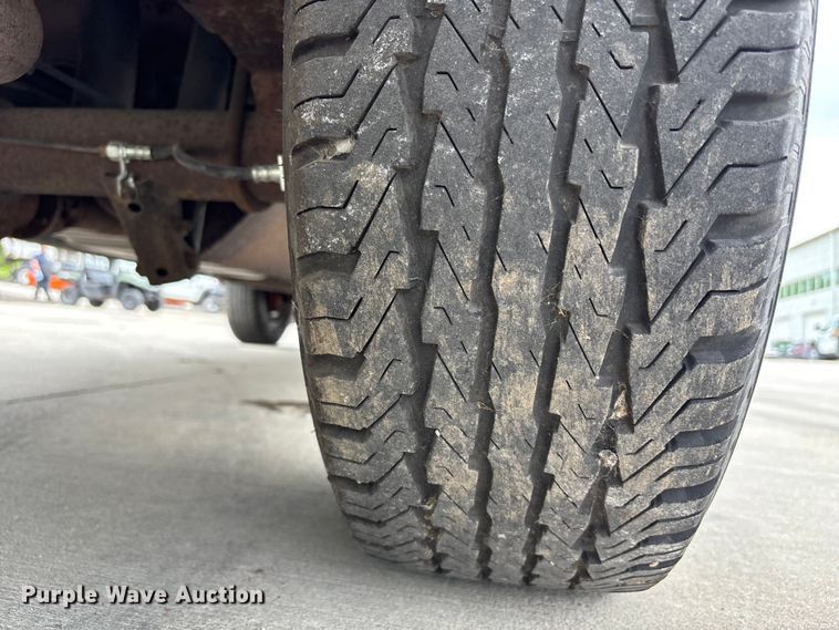 image for item FC4636 2004 Ford E350 Super Duty van