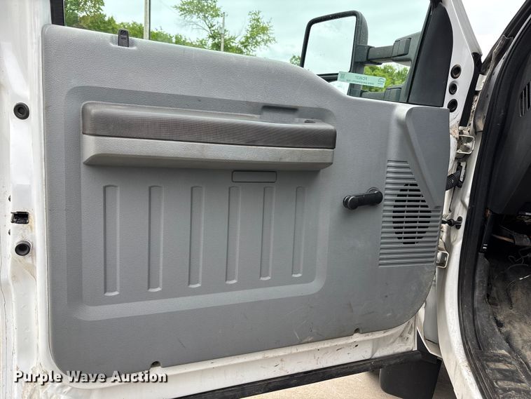 image for item FC4637 2014 Ford F450 Super Duty dump flatbed truck