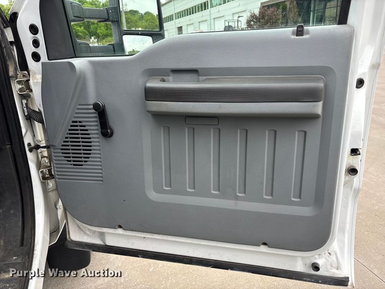 image for item FC4637 2014 Ford F450 Super Duty dump flatbed truck