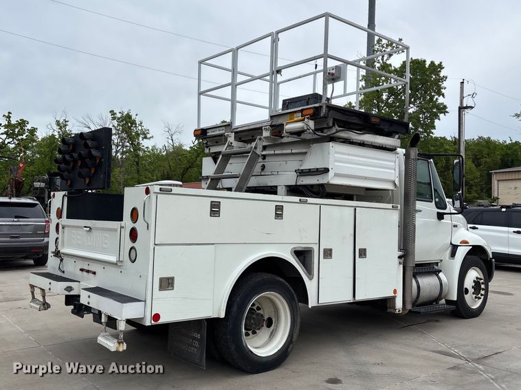image for item FC4641 2014 International DuraStar 4300 utility / service truck with scissor lift