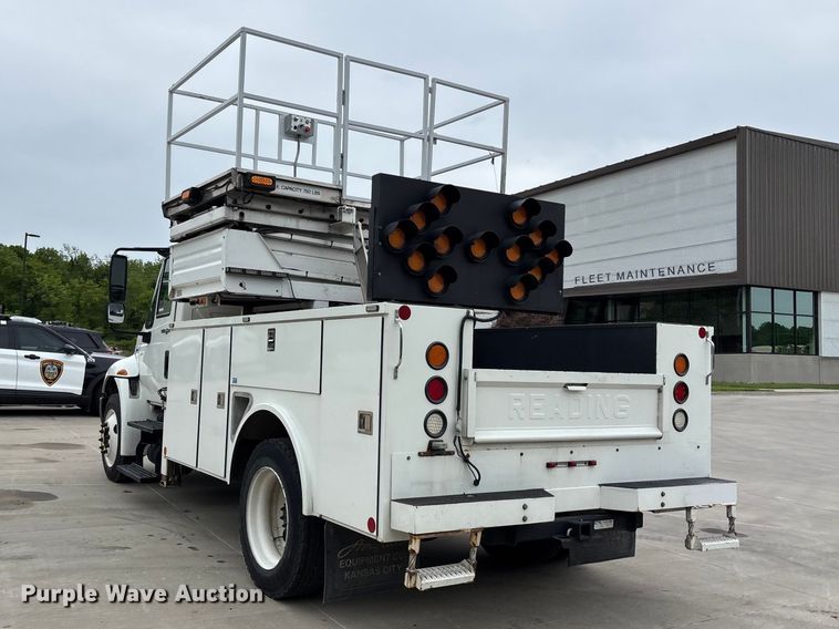 image for item FC4641 2014 International DuraStar 4300 utility / service truck with scissor lift