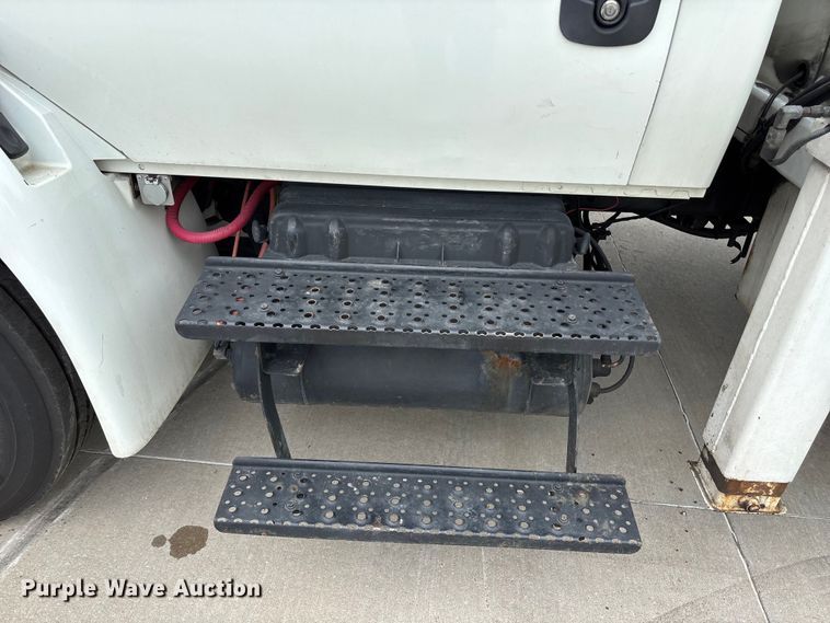 image for item FC4641 2014 International DuraStar 4300 utility / service truck with scissor lift