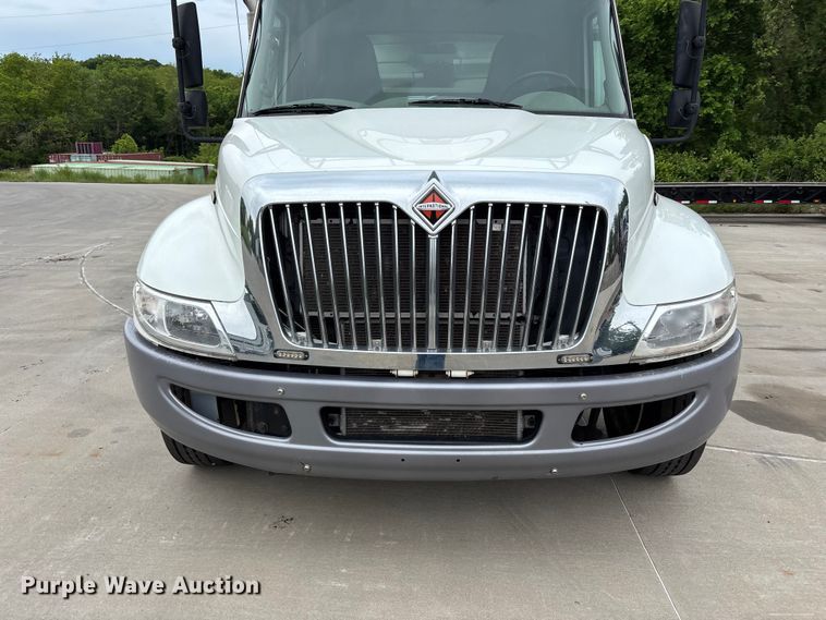 image for item FC4641 2014 International DuraStar 4300 utility / service truck with scissor lift