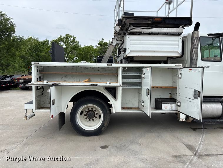 image for item FC4641 2014 International DuraStar 4300 utility / service truck with scissor lift