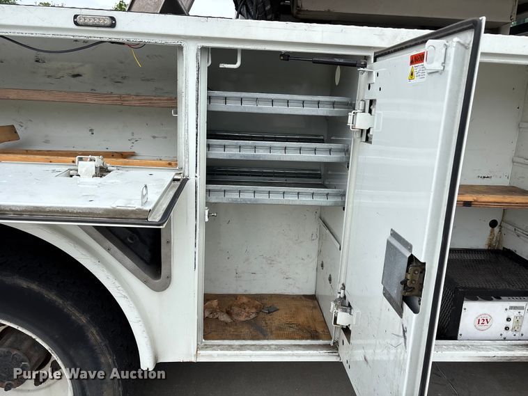 image for item FC4641 2014 International DuraStar 4300 utility / service truck with scissor lift