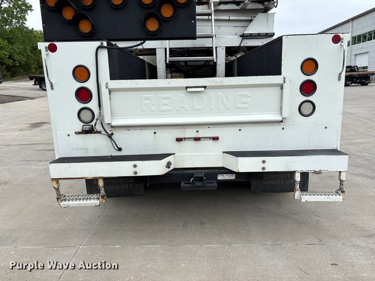 image for item FC4641 2014 International DuraStar 4300 utility / service truck with scissor lift