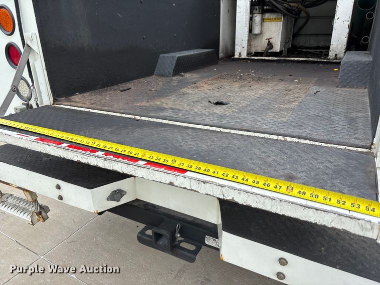 image for item FC4641 2014 International DuraStar 4300 utility / service truck with scissor lift