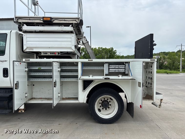 image for item FC4641 2014 International DuraStar 4300 utility / service truck with scissor lift