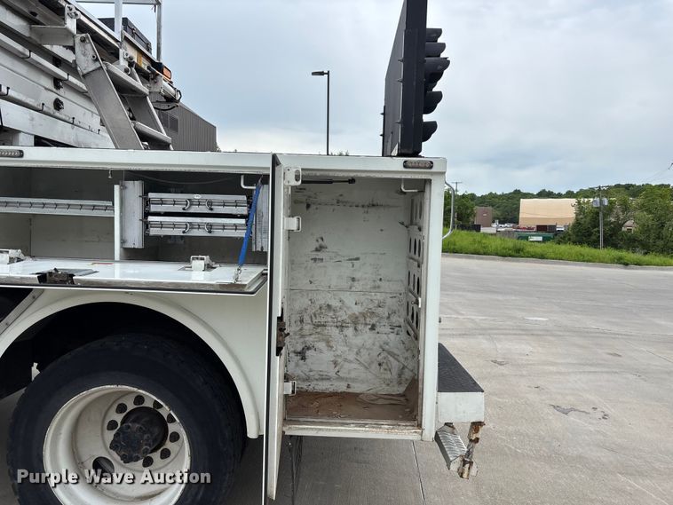 image for item FC4641 2014 International DuraStar 4300 utility / service truck with scissor lift