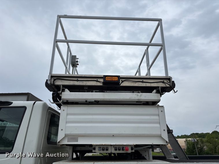 image for item FC4641 2014 International DuraStar 4300 utility / service truck with scissor lift