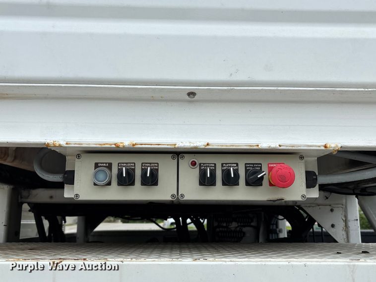 image for item FC4641 2014 International DuraStar 4300 utility / service truck with scissor lift