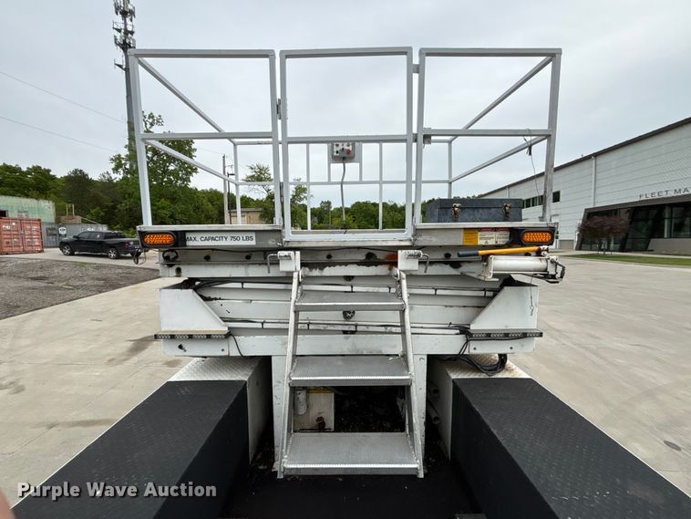image for item FC4641 2014 International DuraStar 4300 utility / service truck with scissor lift