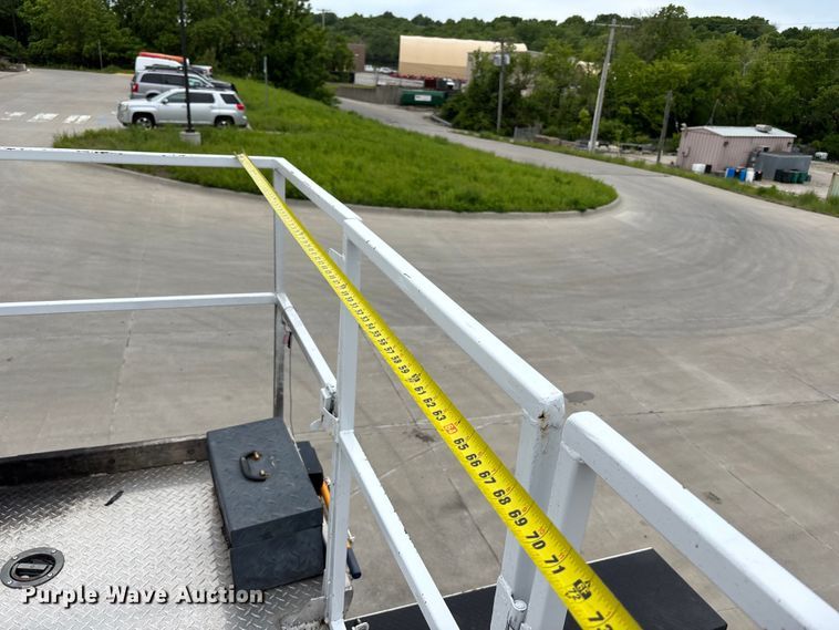 image for item FC4641 2014 International DuraStar 4300 utility / service truck with scissor lift