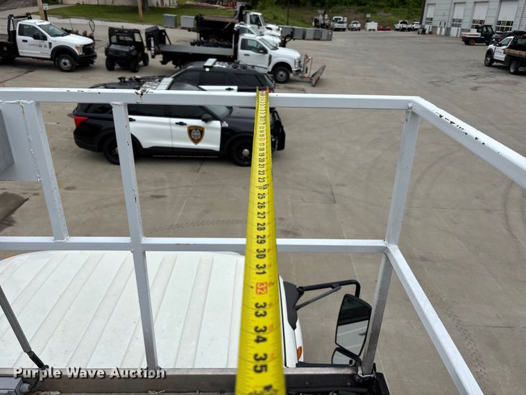 image for item FC4641 2014 International DuraStar 4300 utility / service truck with scissor lift