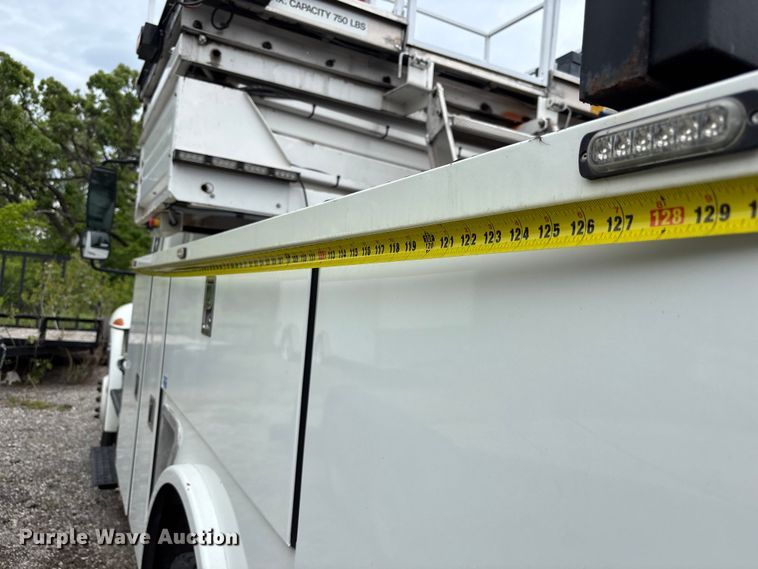 image for item FC4641 2014 International DuraStar 4300 utility / service truck with scissor lift