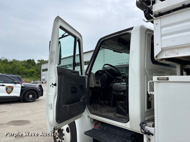 image for item FC4641 2014 International DuraStar 4300 utility / service truck with scissor lift