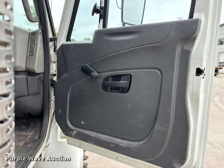 image for item FC4641 2014 International DuraStar 4300 utility / service truck with scissor lift