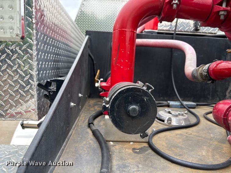 image for item FC4643 2016 Ford F550 Super Duty hook lift truck