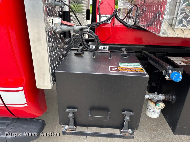 image for item FC4643 2016 Ford F550 Super Duty hook lift truck