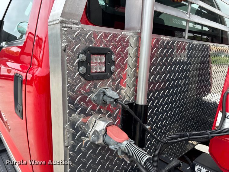 image for item FC4643 2016 Ford F550 Super Duty hook lift truck