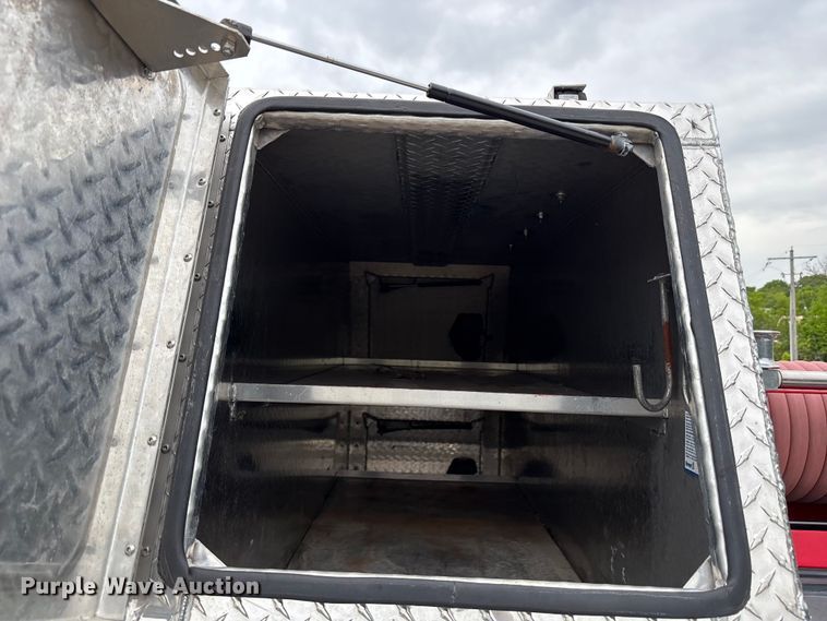 image for item FC4643 2016 Ford F550 Super Duty hook lift truck
