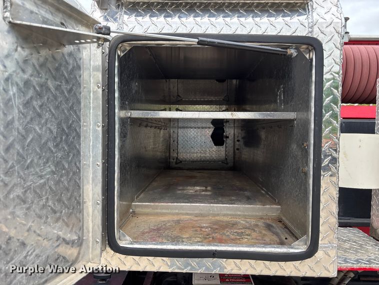 image for item FC4643 2016 Ford F550 Super Duty hook lift truck