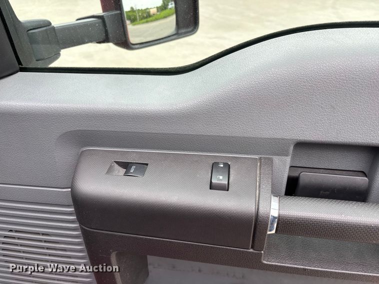 image for item FC4643 2016 Ford F550 Super Duty hook lift truck